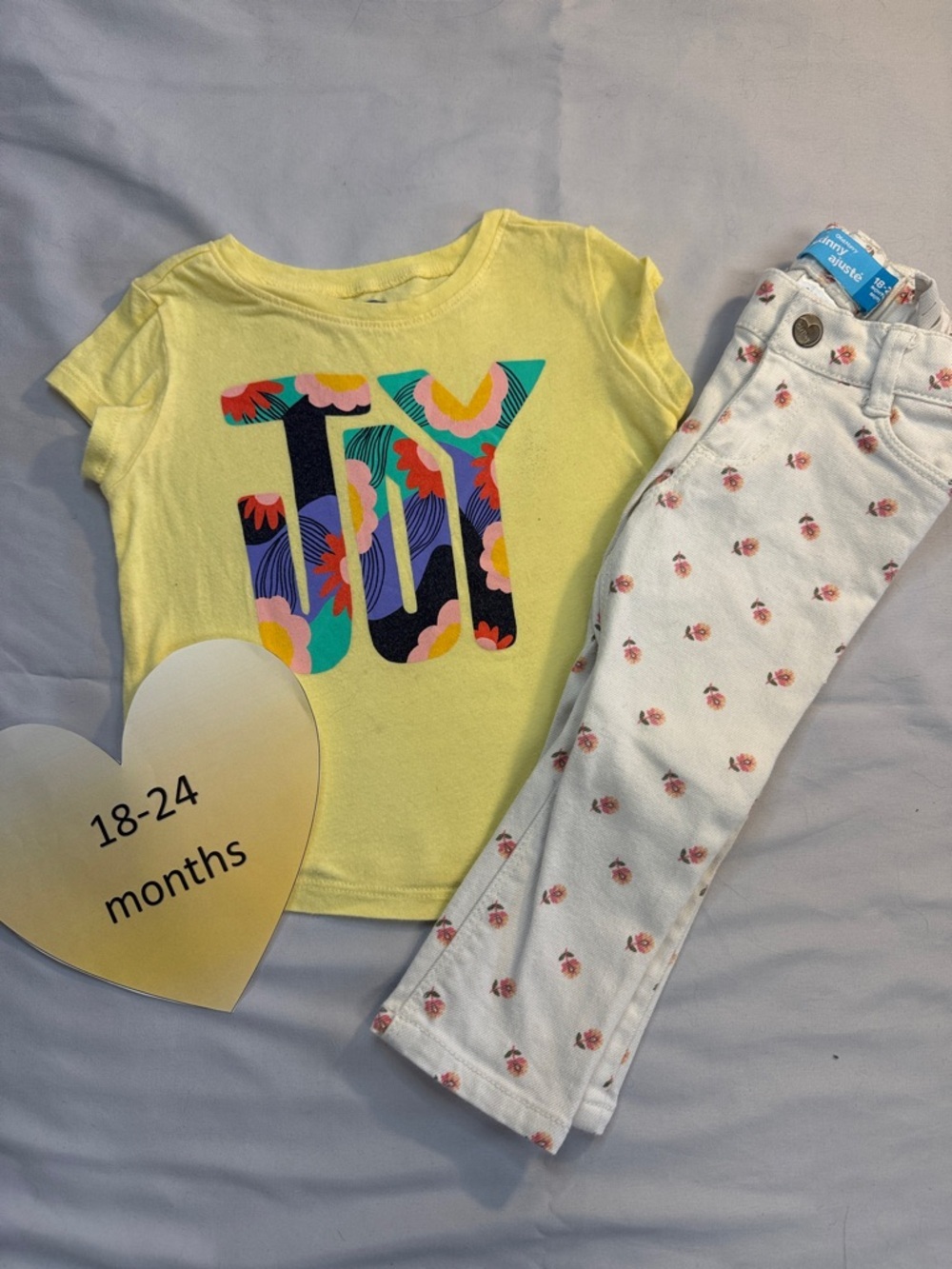 Old Navy - 2 piece set - Yellow T-Shirt and white floral denim jeans